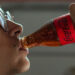 Alertan sobre el consumo de este producto de Coca-Cola, contiene ingredientes cancerígenos