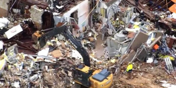 Niño de 9 años salva a sus padres después de que un fuerte tornado arrojara su auto en Oklahoma
