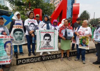 Insta la FGR a juzgar como crimen de Estado el caso Ayotzinapa