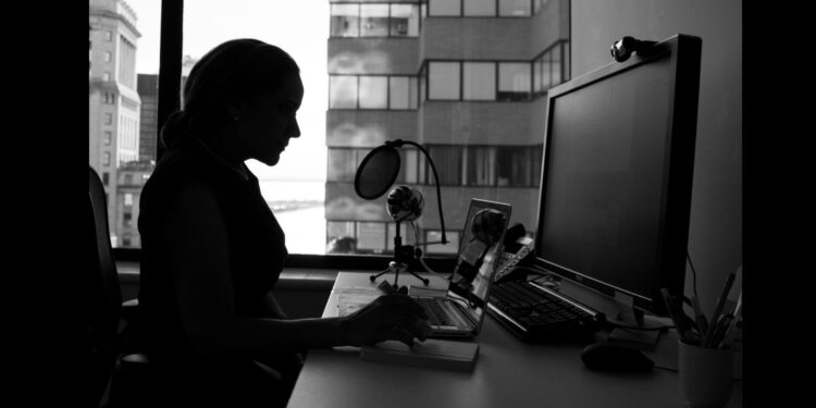 Violencia política de género, un riesgo amplificado por las redes sociales: Civic Compass