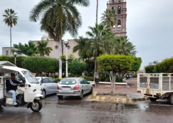 Calles de Escuinapa se ven afectadas por fuertes lluvias