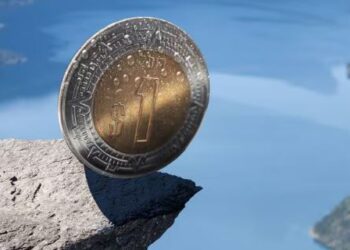 Peso ‘mira al precipicio’ de las 19 unidades ante el dólar: Cierra con depreciación de 1.47%