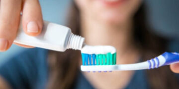 ¿Qué es la microbiota bucal y por qué es importante cuidarla en temporada de calor?