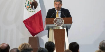 Sheinbaum designa a Juan Ramón de la Fuente coordinador de equipo de transición