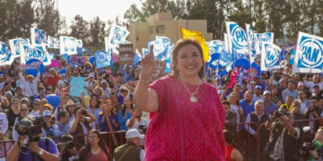 Así llegó Xóchitl a las urnas para emitir su voto