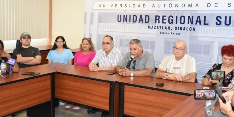 Maestros jubilados y estudiantes exigen respeto defendiendo el prestigio de la UAS
