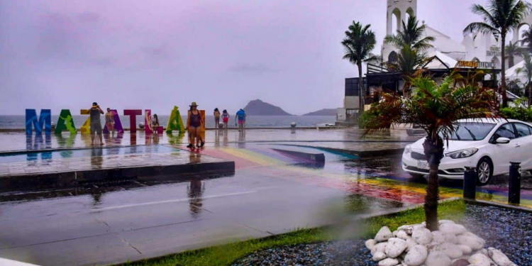 Aumenta el calor y las probabilidades de lluvia en Mazatlán