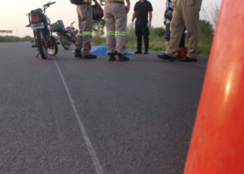 Motociclista es arrollado por vehículo y pierde la vida en la carretera Mochis-Ahome