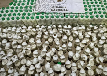 Decomisan 65 kilogramos de metanfetamina en una paquetería en Culiacán