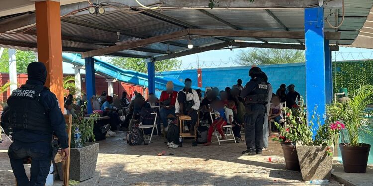 Grupo Élite localiza a 61 migrantes en el Campo El Diez, Culiacán