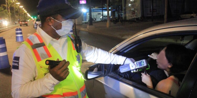 Juez sanciona a 39 conductores ebrios en el operativo alcoholímetro