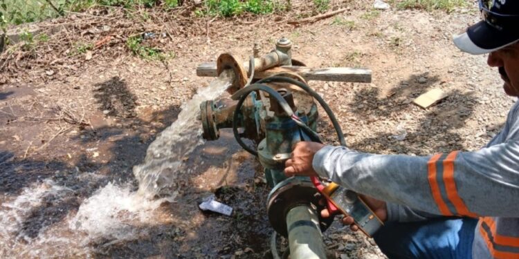 Zona Rural vive escasez de agua por la falta de lluvia; alcalde dice que JUMAPAM lleva el vital líquido, pero no es suficiente