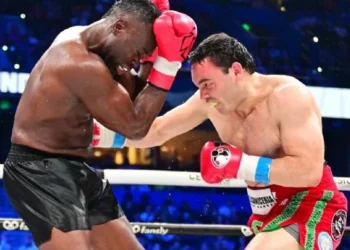 Julio César Chávez Jr. regresa con victoria al boxeo tras casi tres años de ausencia