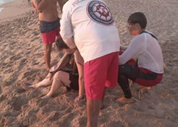 Dos turistas de Indianápolis son rescatadas en el mar de Mazatlán