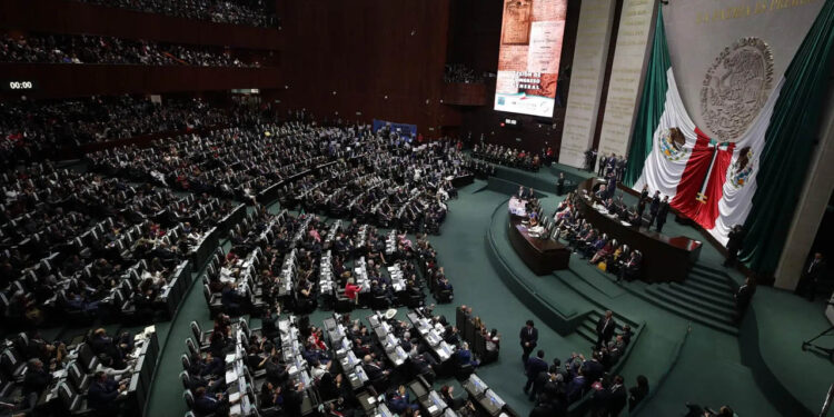 Colegios de abogados rechazan la sobrerrepresentación y piden que integración del Congreso “refleje la pluralidad de la ciudadanía mexicana”
