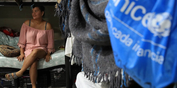 Venezolanos varados en México temen que se agrave la crisis en su país si Maduro se reelige