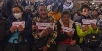 Pensión Bienestar 2024: ¿Quiénes recibirán el pago de 6 mil pesos la próxima semana?