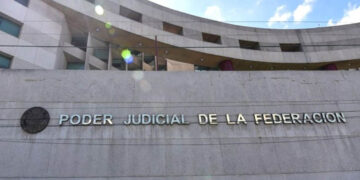 Gobierno exhibe sueldos de 300 mil pesos y aguinaldos de 500 mil pesos de ministros y jueces del Poder Judicial