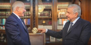 “Desafortunada” e “imprudente”, declaración de Ken Salazar sobre reforma judicial: AMLO