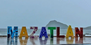 Lluvia llega a Mazatlán, las precipitaciones continuarán este martes