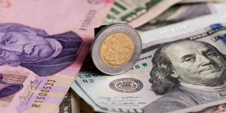 ¡Peso cae de nuevo y rebasa los $19.00! Precio del dólar hoy 21 de agosto de 2024
