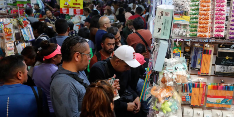 Comerciantes y familias vencen la inflación en el regreso a clases