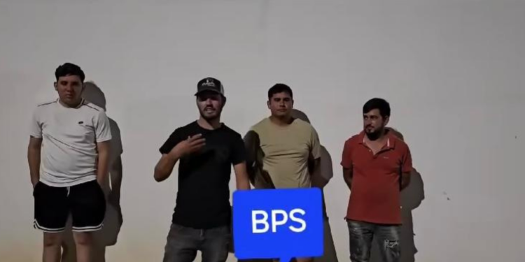 Integrantes de la Banda Puerta Sinaloense que agredieron a un indigente en Mazatlán se disculpan