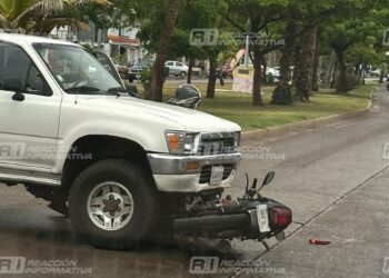 Motociclista es derribado en la Av. Bicentenario de la Francisco Villa