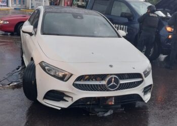 Vehículo con reporte de robo es recuperado por Policías Estatales en Culiacán