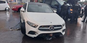 Vehículo con reporte de robo es recuperado por Policías Estatales en Culiacán