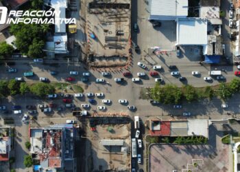 Alcalde reconoce caos vial en la Colosio por construcción del Paso Superior; dice que buscará se abra carril lateral