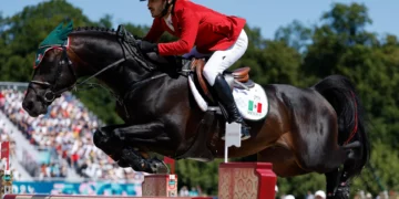 Andrés Azcárraga cae de su caballo y queda sin opción de medalla en la final de Ecuestre en París 2024
