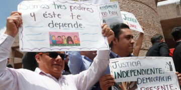 “El asunto es con los de arriba, no pasa nada con su movimiento”: AMLO a trabajadores del Poder Judicial en paro