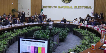 INE aprueba reparto de pluris para el Senado; confirma senaduría de Javier Corral