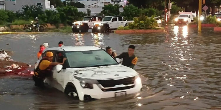 Lluvias en Sinaloa dejan una persona muerta