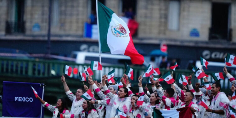 “Venimos de un periodo decadente de 36 años”: AMLO sobre actuación de México en París 2024