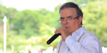 “Que no nos amenacen con eso”: Ebrard responde a Ken Salazar