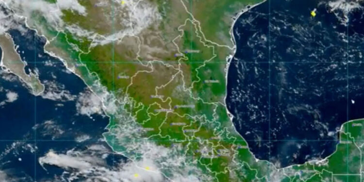 Tormenta tropical “Fabio” surge frente a las costas del Pacífico mexicano
