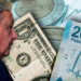AMLO confía en que dólar termine por debajo de los 20 pesos al final de su sexenio