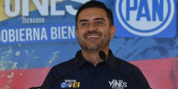 Miguel Ángel Yunes reaparece y pide licencia por salud; su papá Yunes Linares asumirá su escaño