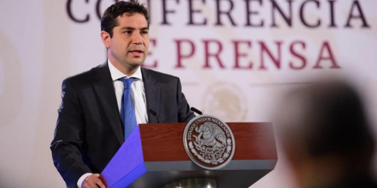 Sheinbaum anuncia que Antonio Martínez seguirá al frente del SAT