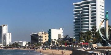 Fin de semana con nubes y claros, así como calor húmedo en Mazatlán