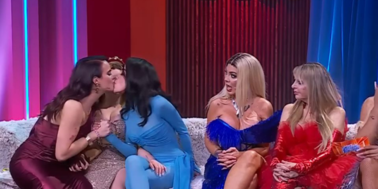 Gala Montes y Karime Pindter revelan que se hicieron novias en La Casa de los Famosos; sellan su amor con un beso
