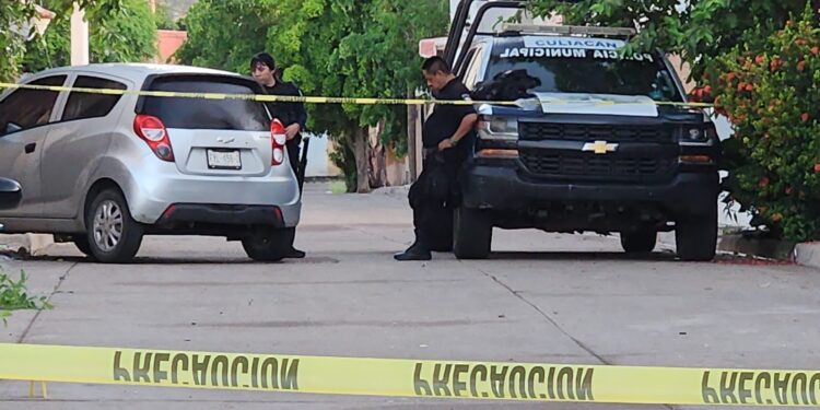 Asesinan balazos una mujer en la Colonia Hidalgo, Culiacán
