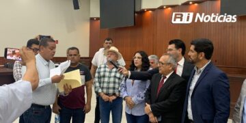 Taxistas piden a Congreso NO a la Ley de Movilidad para Legalizar el transporte por APPS