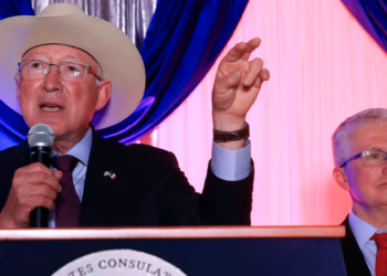 Ken Salazar responde a López Obrador: “Lo que se está viendo en Sinaloa no es culpa de Estados Unidos”