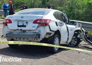 Automovilista muere prensado tras sufrir fuerte accidente vial en Libramiento Mazatlán