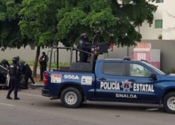 Abandonan auto en el sector Tres Ríos, en Culiacán