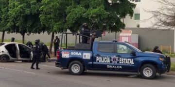 Abandonan auto en el sector Tres Ríos, en Culiacán