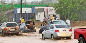 “Ileana” se debilita; deja a su paso inundaciones y deslaves